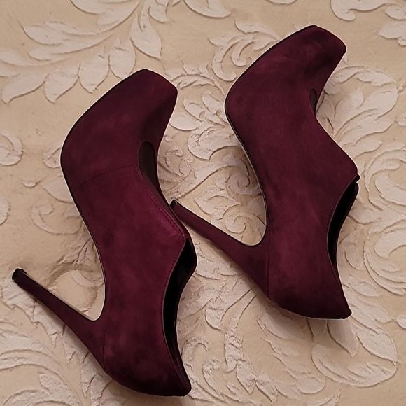 BCBG Priyah Burgundy Suede Booties - Picture 12 of 16